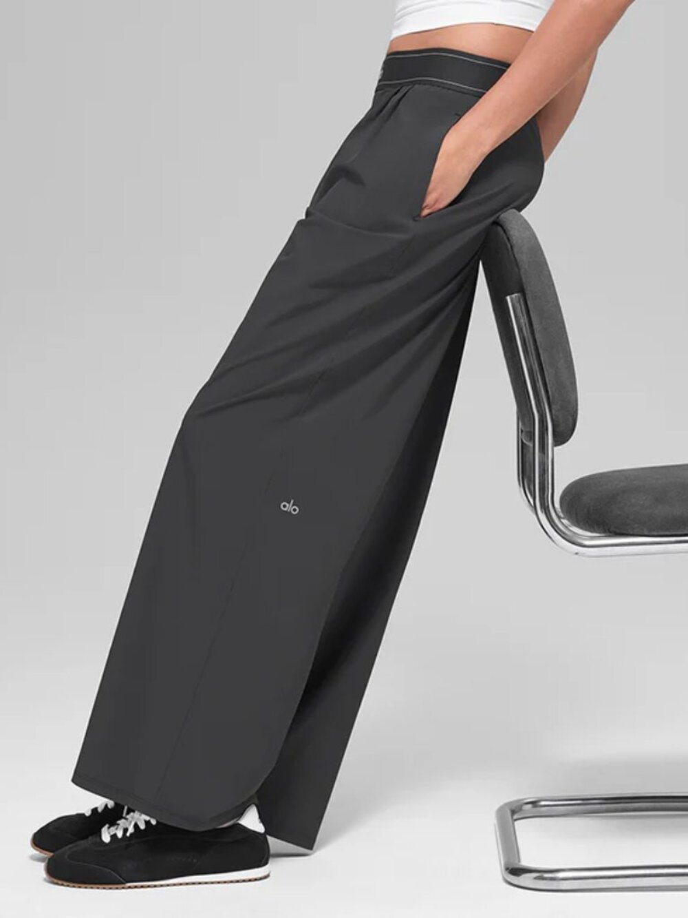 🌼Alo Yoga Suit Up Trouser Dark Grey Regular (30" Inseam)🖤 - Picture 9 of 11